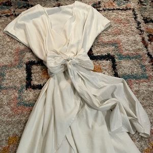 Universal Standard Cream Linen Wrap Dress. Size Small! New without tags. SO cute